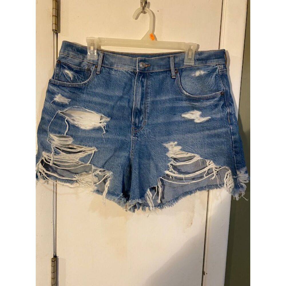 American Eagle Highest Rise 90s Boyfriend Short 14